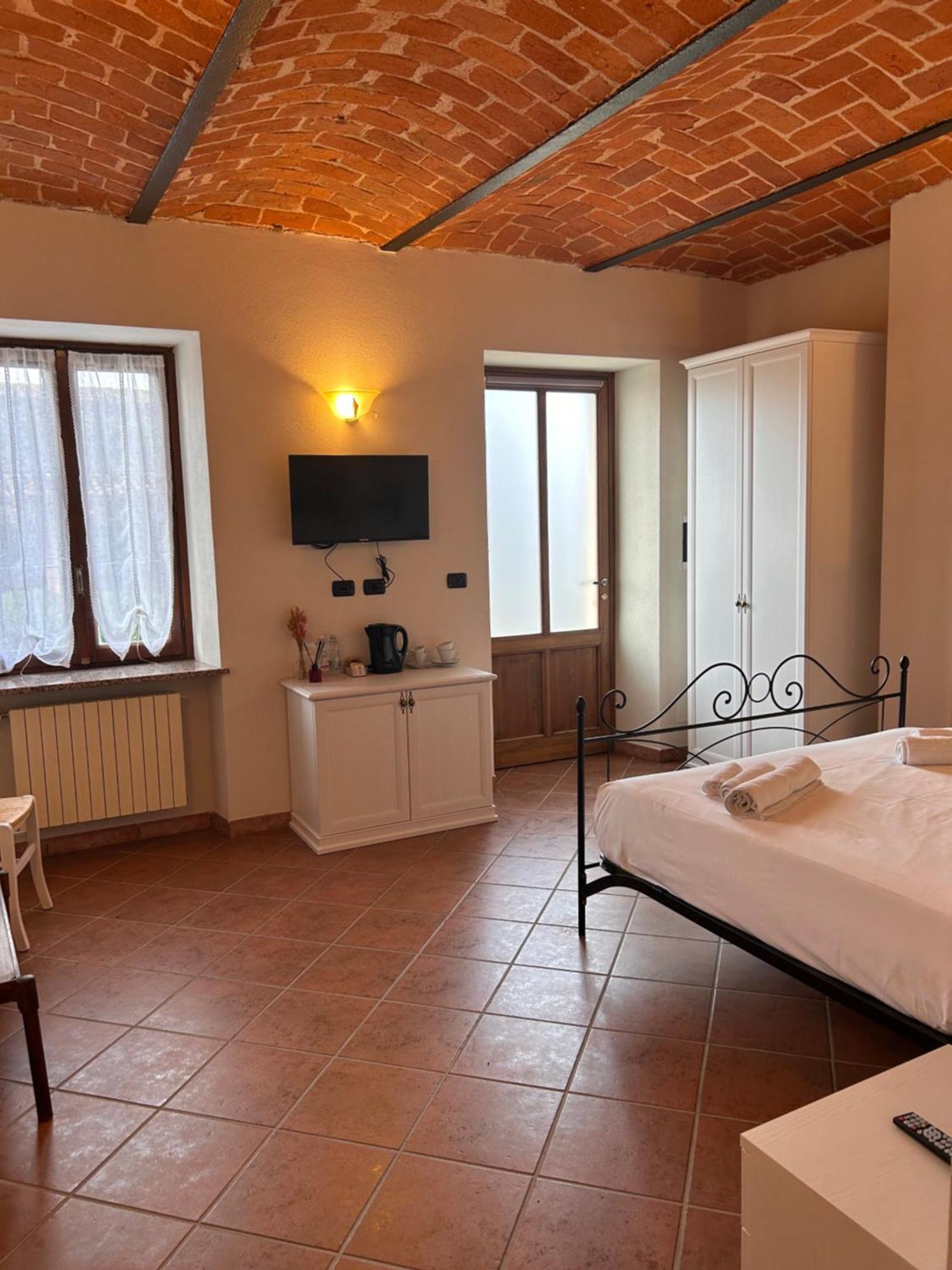 Tenuta Agricola La Cava- Cantina E Agriturismo San Damiano dʼAsti Εξωτερικό φωτογραφία